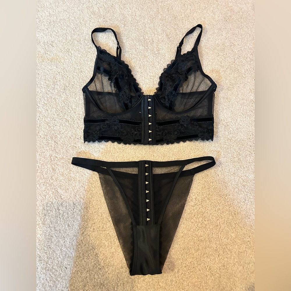 Victoria’s Secret Black Lace Set (Never Worn)